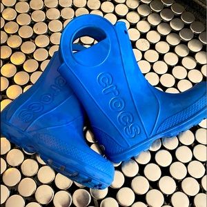 Blue Crocs: kids